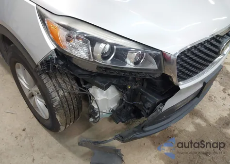 2016 Kia Sorento 2.4L Lx z USA, uszkodzony, nr VIN 5XYPGDA31GG168597